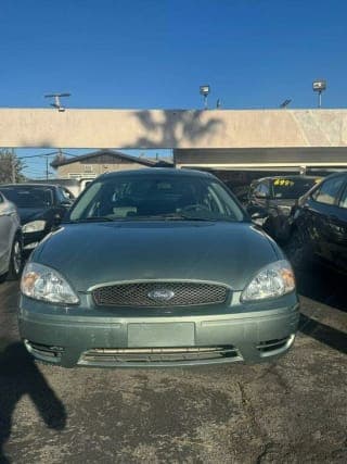 Ford 2005 Taurus