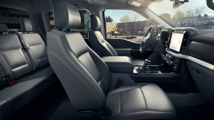 2023-ford-f150-lightning-pro-int
