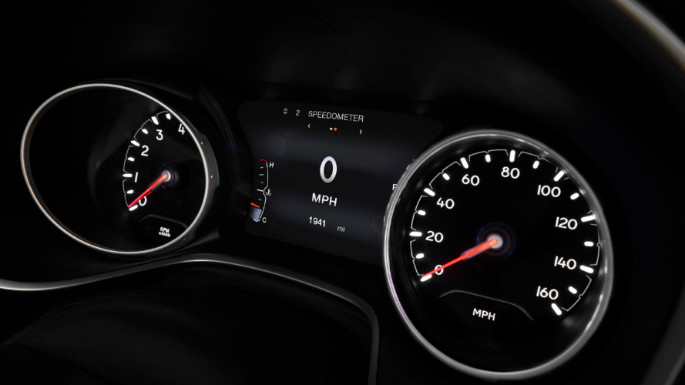 2020-jeep-compass-fuel-efficiency-image