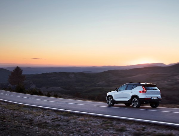 216709 New Volvo XC40 - exterior