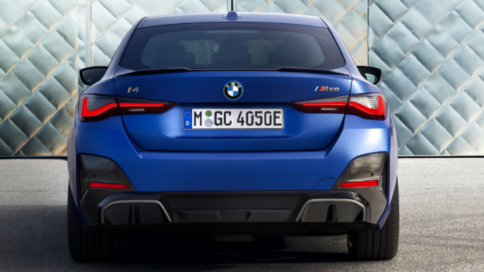 2022-bmw-i4-image-5