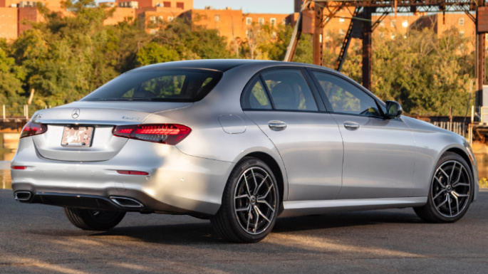 2021-mercedes-benz-e-class-overview-image