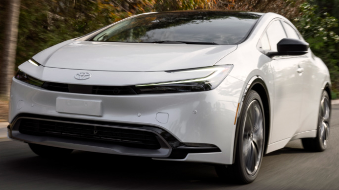 2023-toyota-prius-driving-image
