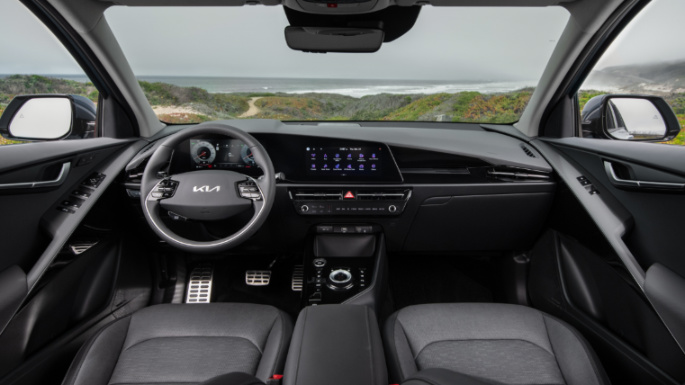 2023-kia-niro-hybrid-int