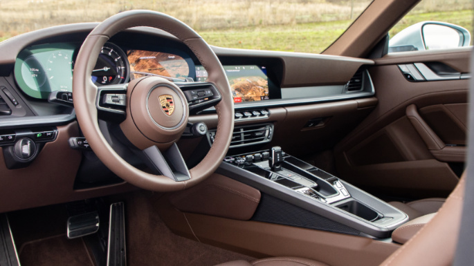 2020-porsche-911-dashboard-image