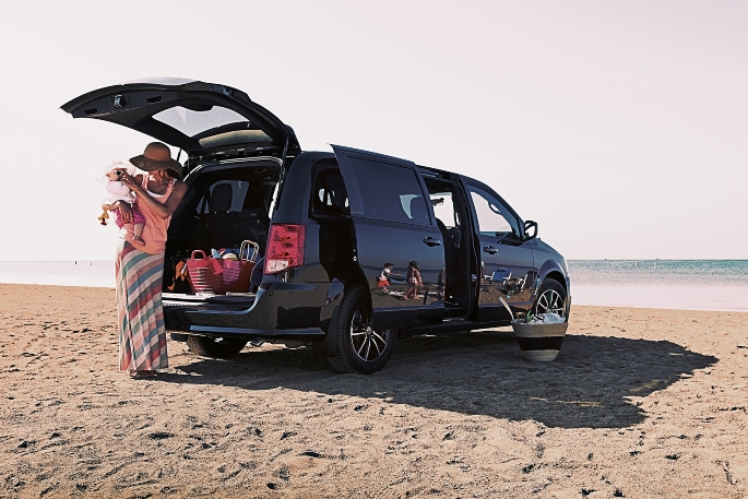 2019-dodge-grand-caravan-exterior-3