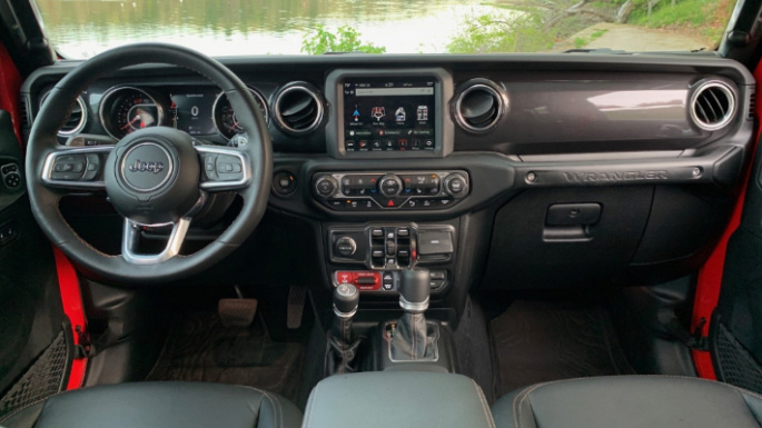 2021 Jeep Wrangler Unlimited Test Drive Review techLevelImage