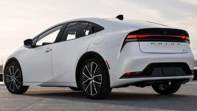 2023-toyota-prius-image-2