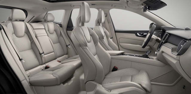 2019-volvo-cx60-interior2