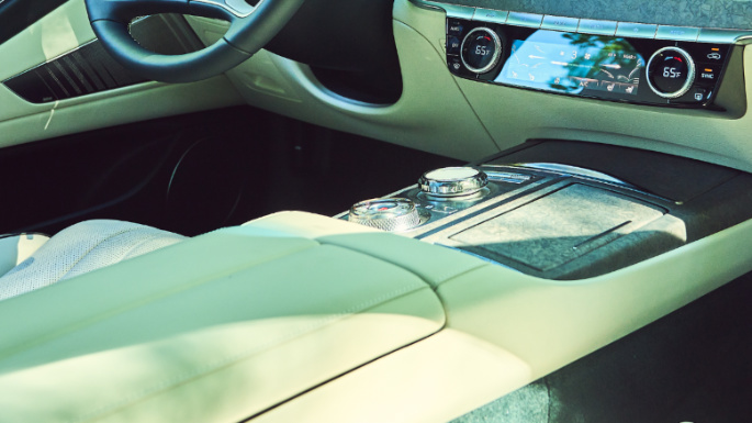 2023-genesis-g80-electric-image-13