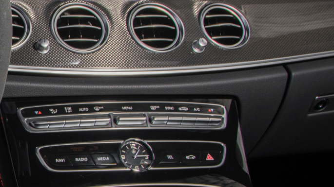 2017-mercedes-benz-e-class-image-13
