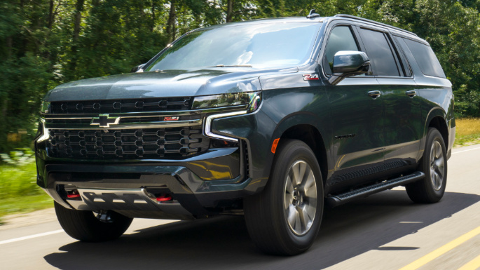2021-chevrolet-suburban-driving-image