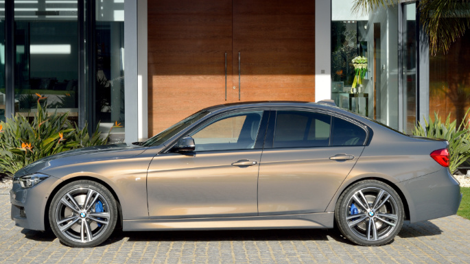 2017-bmw-3-series-image-3