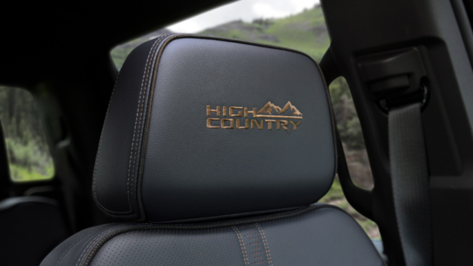 2022-chevrolet-silverado-image-9