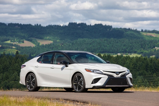 2019-toyota-camry-exterior1