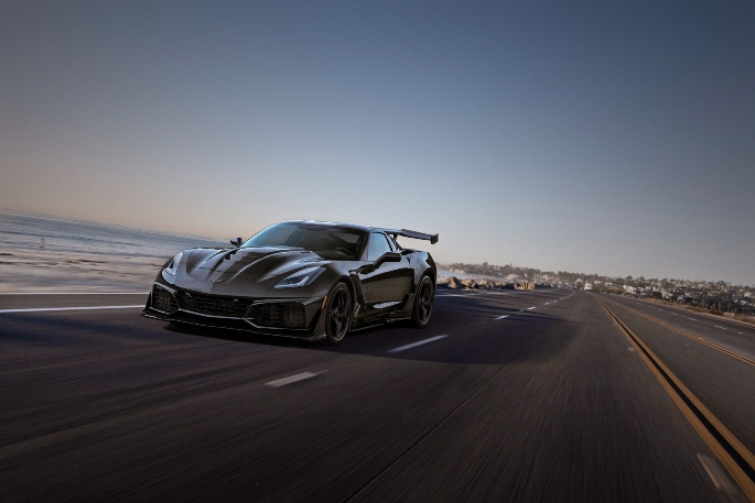 2019-Chevrolet-Corvette-ZR1-011