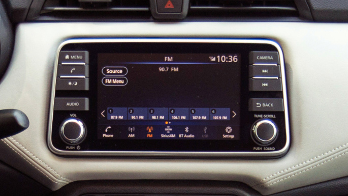 2020-nissan-versa-image-11