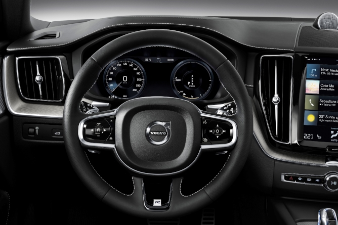 2019-volvo-xc60-image-6