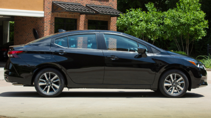 2020-nissan-versa-image-3