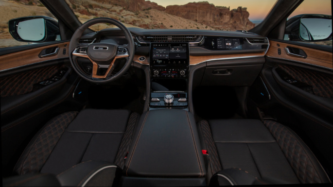 2024 Jeep Grand Cherokee Interior