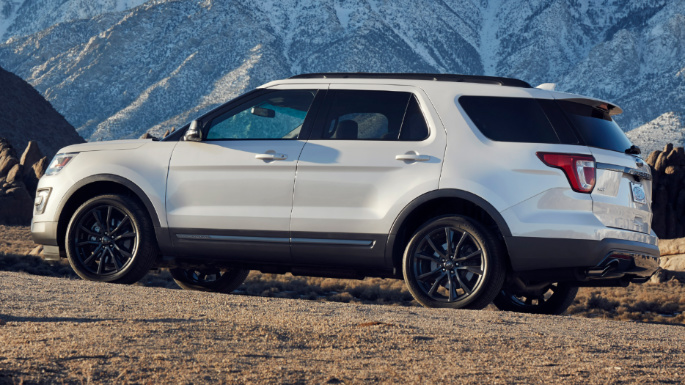 2017-ford-explorer-image-3