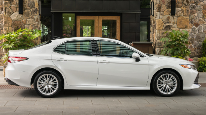 2018-toyota-camry-image-3