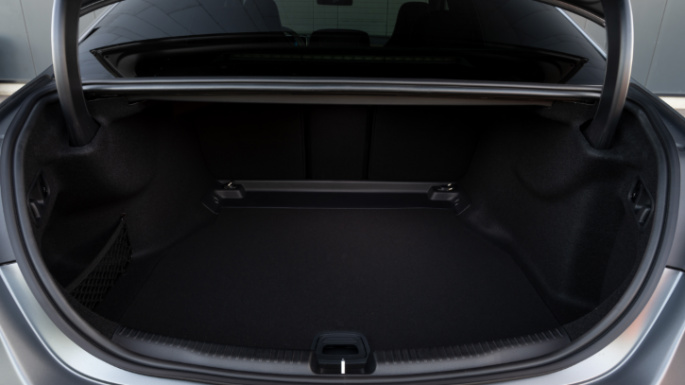 2023-mercedes-benz-c-class-practicality-image