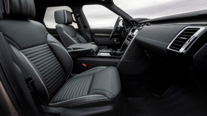 2017-2020-land-rover-discovery-int