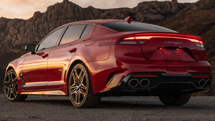2022-kia-stinger-image-2