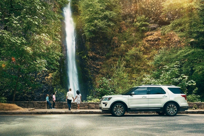 2019-ford-explorer-image-2