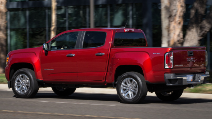 2019-gmc-canyon-image-2