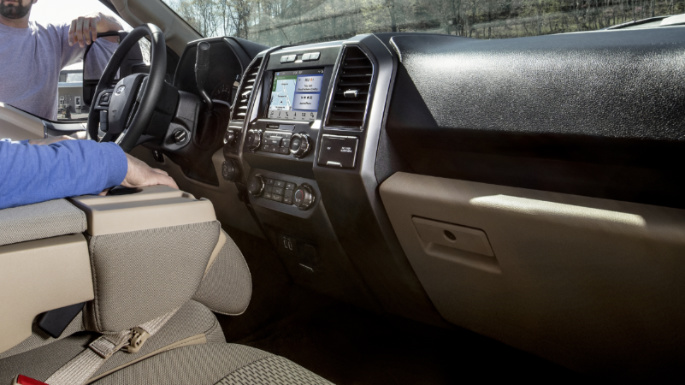 2020-ford-f150-dashboard-image