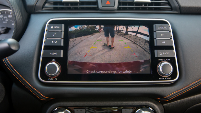 2020-nissan-versa-infotainment-image