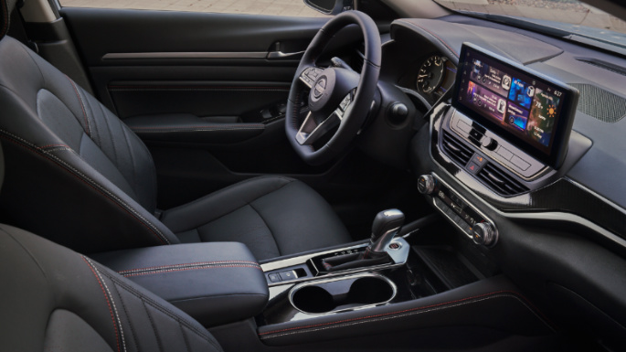 2023-nissan-altima-int