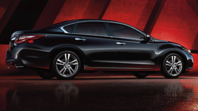 2017-nissan-altima-image-3