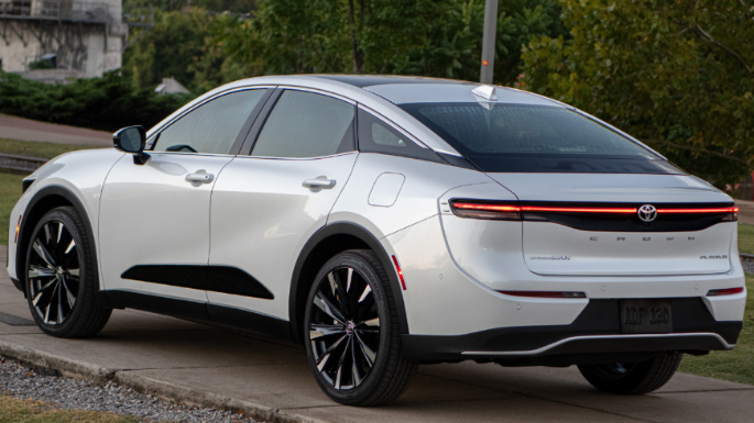 2023-toyota-crown-overview-image
