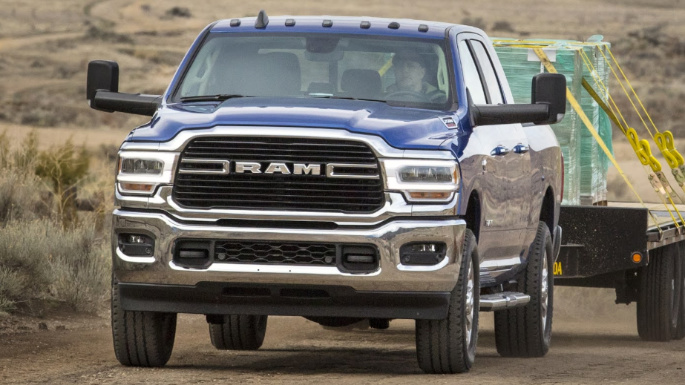 duramax-vs-cummins-vs-powerstroke-image-2