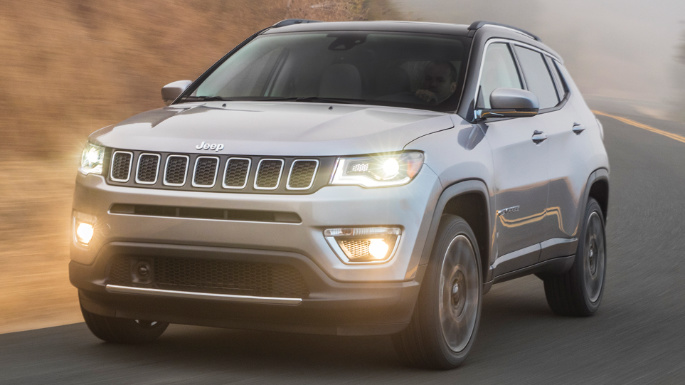 2018-jeep-compass-driving-image