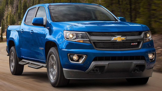 2020-chevrolet-colorado-driving-image