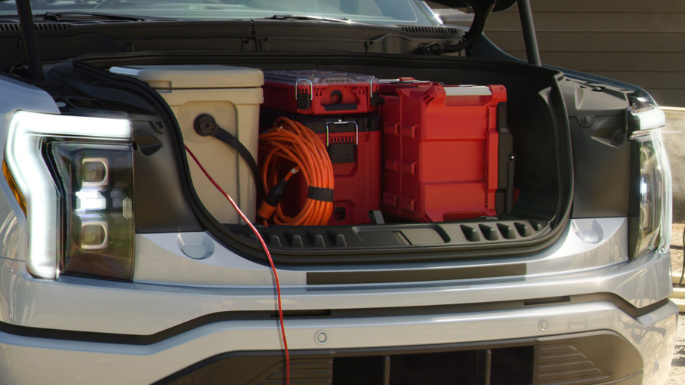 2023-ford-f150-lighnting-practicality-image
