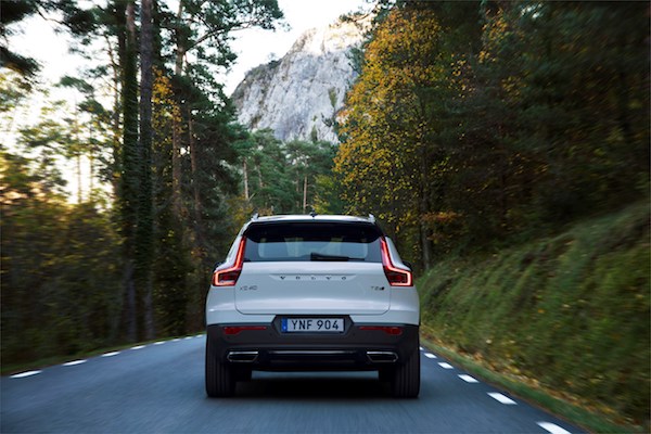 216724 New Volvo XC40 - exterior