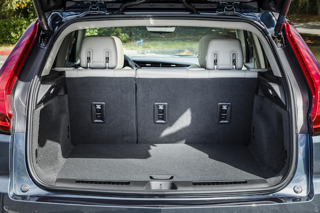 2019-Cadillac-XT4-070