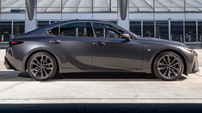 2022-lexus-is-cost-image