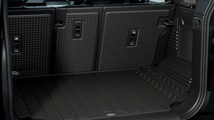 2022-land-rover-defender-v8-image-10