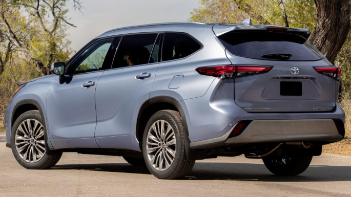 2021-toyota-highlander-image-2