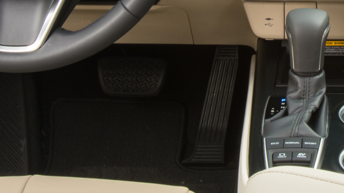 2018-toyota-camry-image-14
