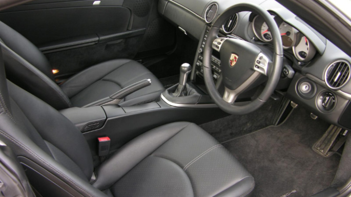 2009-porsche-cayman-int