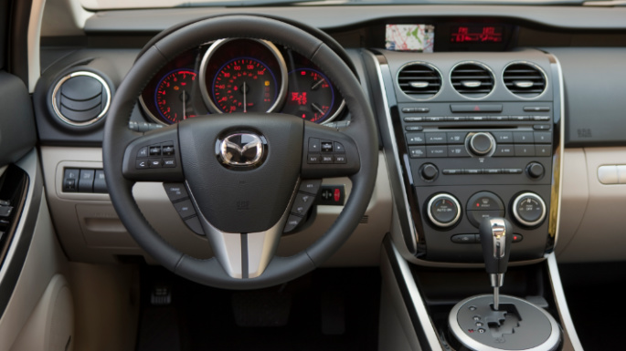 2011-mazda-cx7-int