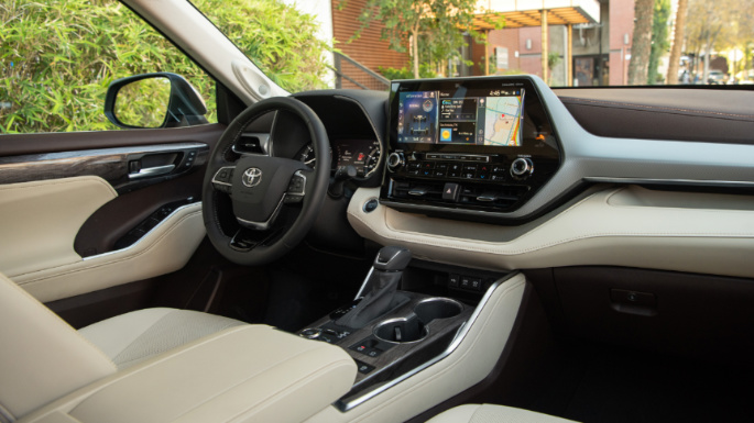 2020-toyota-highlander-dashboard-image