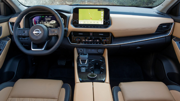 2023-nissan-rogue-int